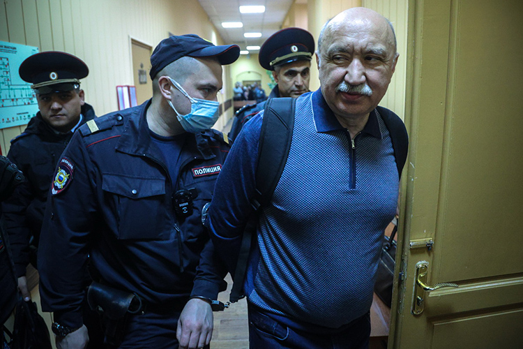 В Савеловском районном суде Москвы продолжили рассматривать по существу уголовное дело в отношении экс-ректора КФУ Ильшата Гафурова