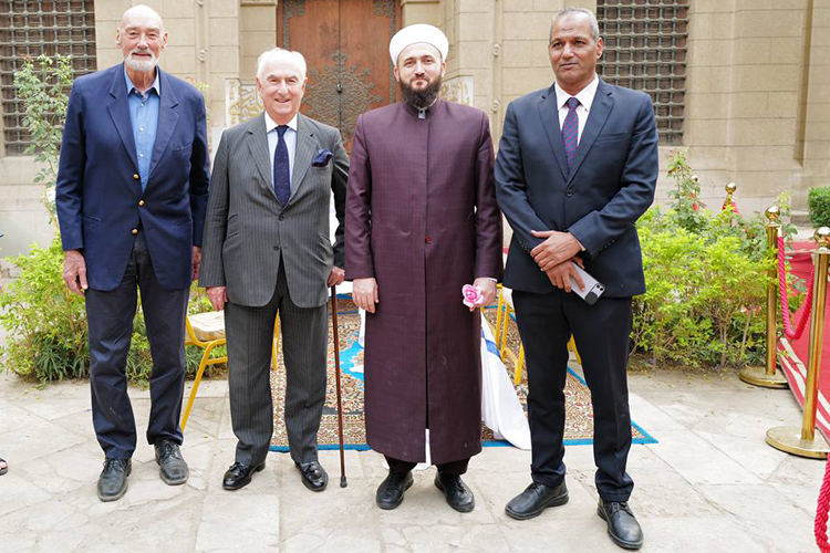 Слева направо: родственник принца, принц Аббас Хильми, Камиль Самигуллин и Проф. Абу Бакр Ахмед Начальник Управления исламских и коптских древностей