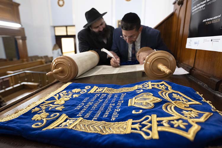 «Когда закончатся евреи, примутся за татар»: что объединяет эти нации?