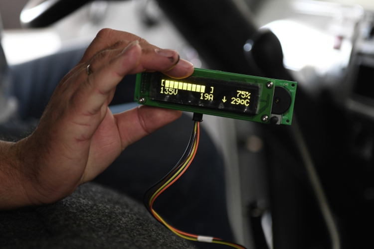 При минусовых температурах способность аккумуляторов электромобилей накапливать заряд существенно снижается