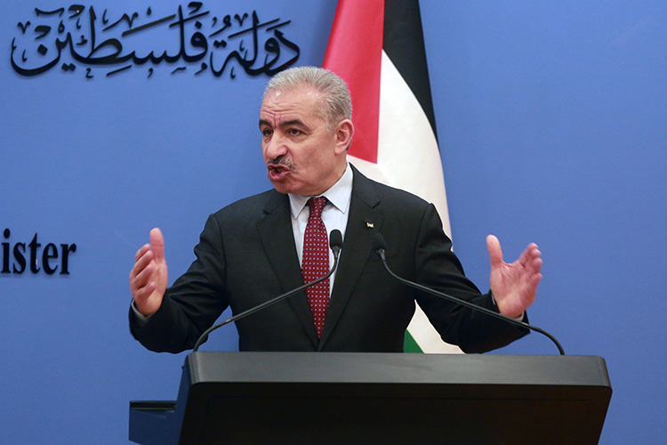 Премьер-министр Иордании Бишер аль-Хасауна заявил, что любые попытки вытеснить палестинцев из сектора Газа или с Западного берега реки Иордан являются для королевства «красной линией»