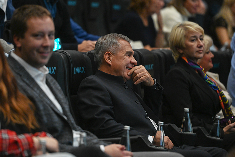 Есть не так много людей, ради которых президент Татарстана Рустам Минниханов впишет в свой плотный рабочий график… киносеанс