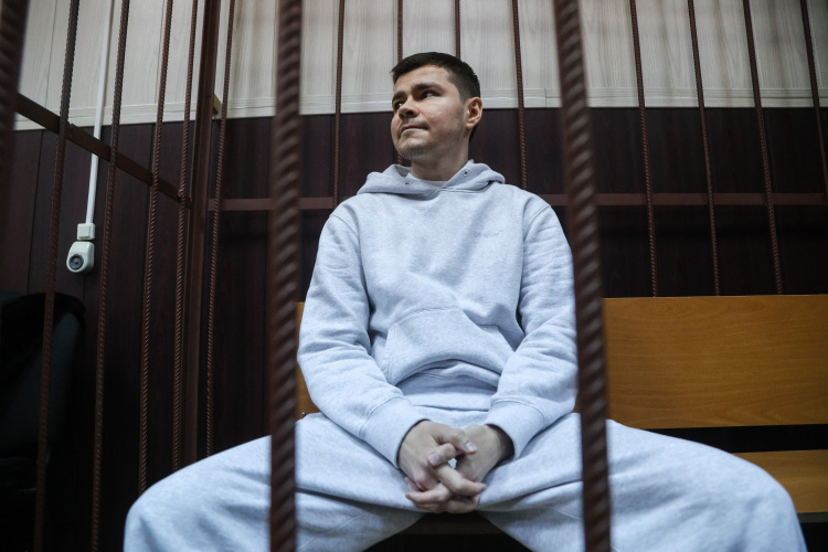 Чуть больше двух недель прошло с задержания блогера-миллионника Аяза Шабутдинова