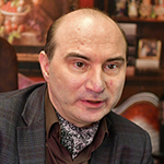 Армандо Диамантэ — директор театра «Мастеровые»