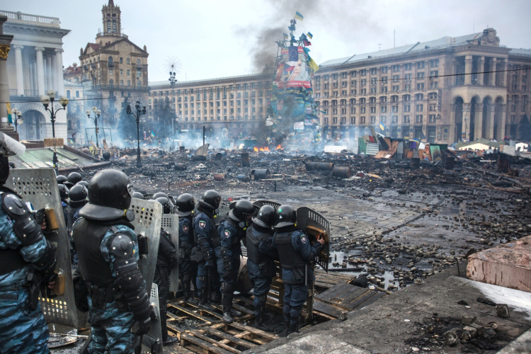 По сути, Евромайдан развалил Украину