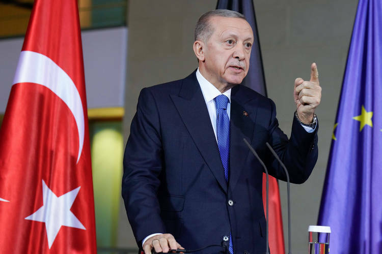 Чтобы увеличить влияние на арабский мир за счёт поддержки Палестины, президент Турции Реджеп Таип Эрдоган предложил им убежище