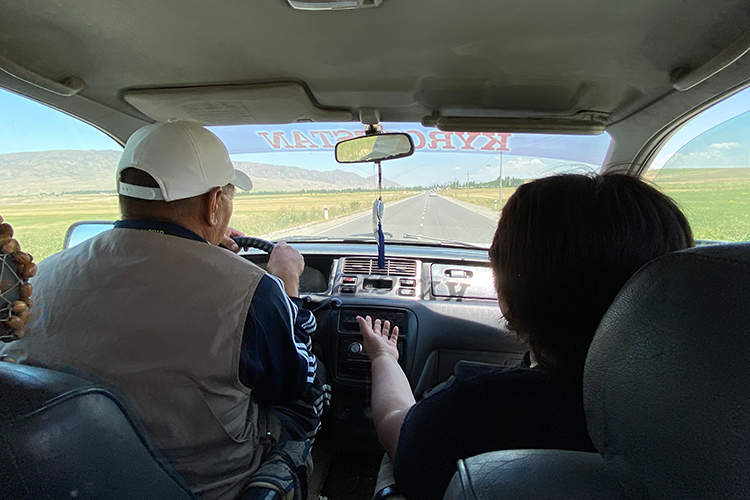Так сложилось, что в Кыргызстане сейчас сложились наиболее выгодные условия для реэкспорта зарубежных иномарок