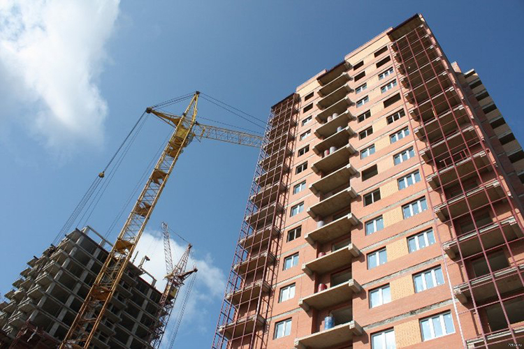 Метшин привел данные активности на рынке жилья: за 10 месяцев в Казани зафиксировано 32,9 тыс. сделок с ипотекой — это на 55% больше, чем с января по октябрь годом ранее. Одна из причин — льготная ипотека