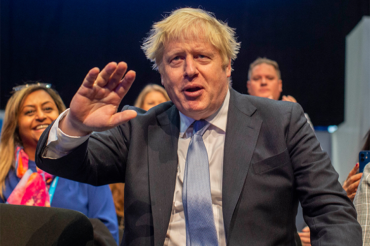 Весной 2022 года в момент обсуждения договора в Киев срочно прибыл тогдашний премьер-министр Великобритании Борис Джонсон, который прямо запретил подписывать какие-либо соглашения с Россией, а заявил, что нужно «просто воевать»