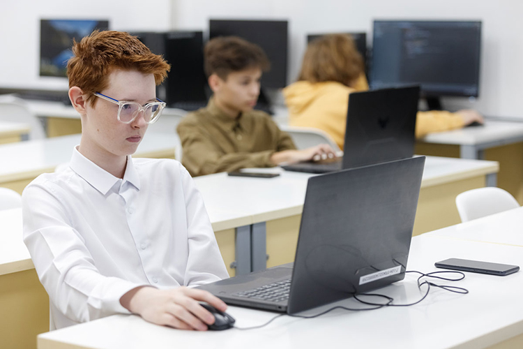 В январе стартует новый набор в детский центр цифрового образования IT-cube2в Казани. Это проект федерального масштаба — ожидается, что в 2024 году откроется 340 центров по всей стране