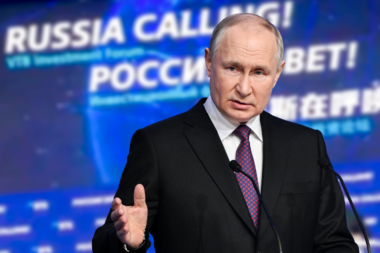Владимир Путин: «Но цифры-то говорят, что жизнь идет, экономика развивается!»