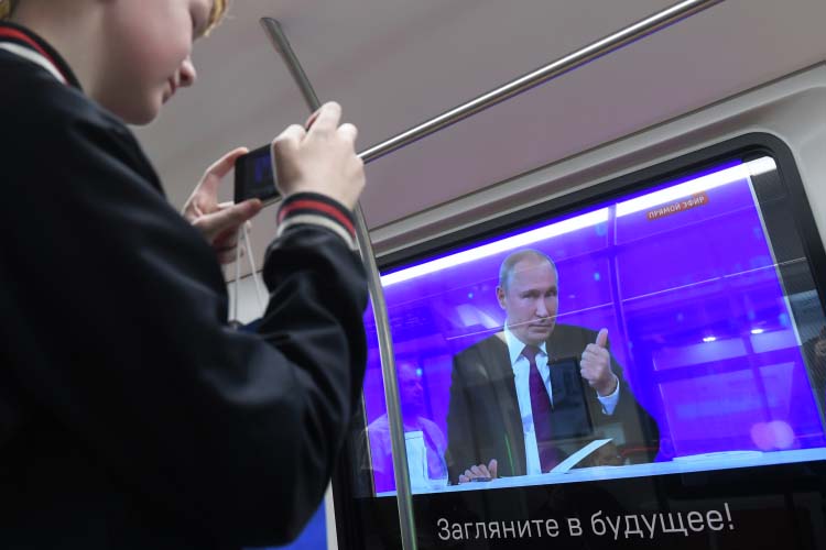 «Что больше всего и всех интересует? Думаю, когда пройдет парад Победы в Киеве»