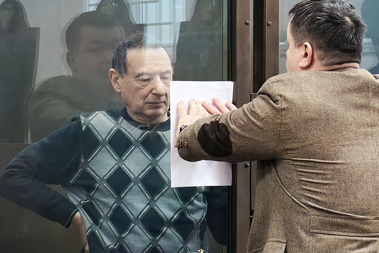 Военный суд в Сыктывкаре проявил неожиданную гуманность по отношению к Кагарлицкому*, и неожиданно выпустил его на свободу,  приговорив к штрафу в размере 609 тыс. рублей