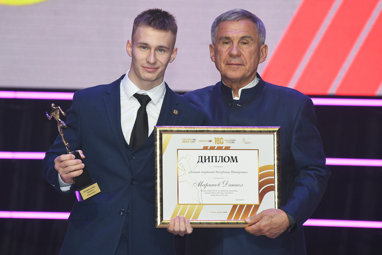 Спортсменом года в олимпийских видах спорта стал гимнаст Даниел Маринов