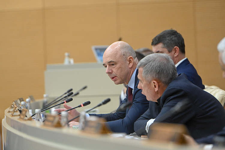 Татарстан всегда занимал лидирующие позиции как в экономической, так и в финансовой отраслях. В республике сосредоточены самые прогрессивные практики, эффективное управление, условия для экономического роста, заявил в своем выступлении Силуанов.