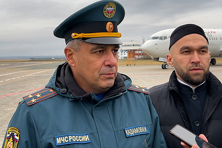 «Уже давно метит на должность начальника», — говорят собеседники издания о нынешнем врио начальника ГУ МЧС РФ по РТ