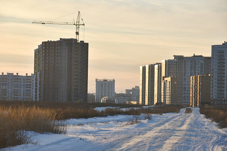 Цена жилья в Казани, по данным портала «Мир квартир», находится у отметки 195 тыс. рублей за 1 кв. метр (в начале года было 174), в Набережных Челнах она выросла до 132 тыс. рублей за «квадрат» (было 85)
