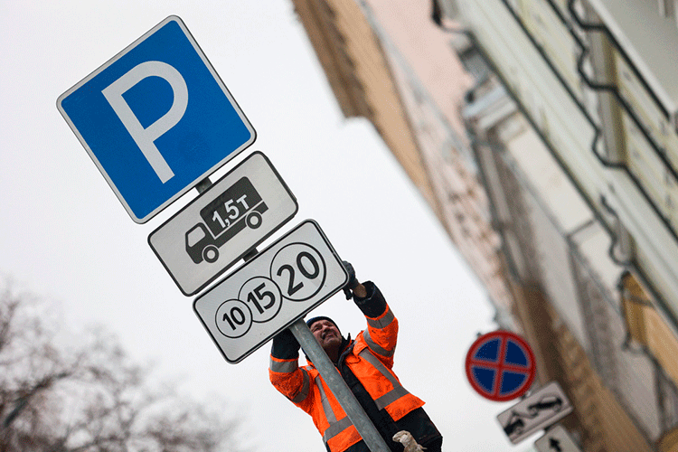 Еще 24 участка и 1,4 тыс. машиномест — зона платной парковки Казани серьезно расширится с 1 января 2024 года
