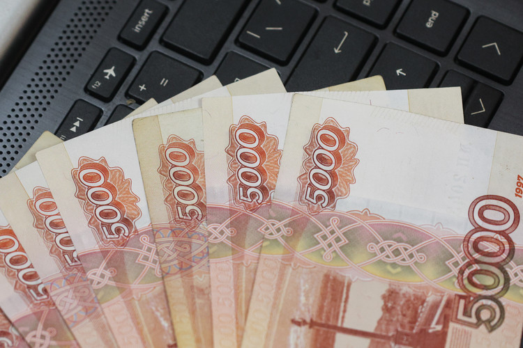 Минимальный размер оплаты труда (МРОТ) в 2024 году будет составлять 19 242 рубля