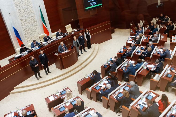  У депутатов, по мнению Мухаметшина, получилось принять «сбалансированный бюджет для дальнейшего социально-экономического развития республики» на 2024 года 