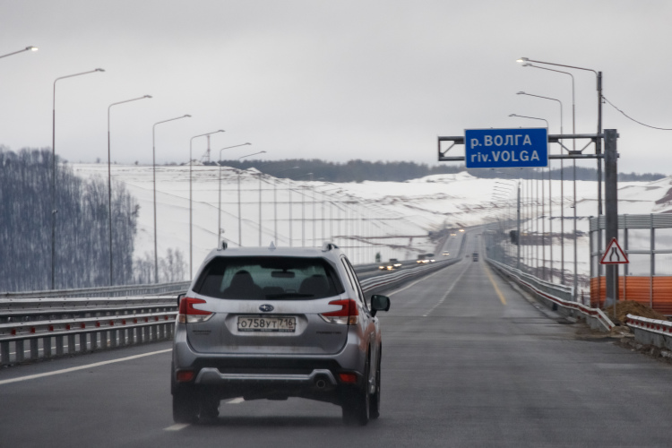 Самым востребованным участком трассы М12 в Татарстане в новогодние каникулы стал мост через Волгу