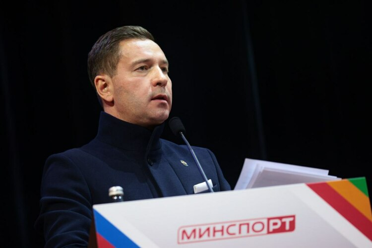 По словам Леонова, 953 спортсмена из Татарстана входят в сборные России