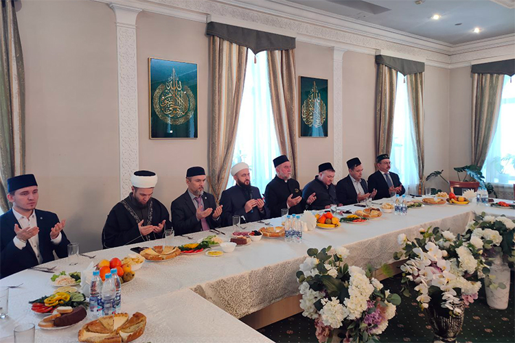 206-й день рождения Шигабутдина Марджани стал накануне поводом для проведения круглого стола в стенах казанской мечети, которая носит имя выдающегося татарского ученого-богослова и просветителя