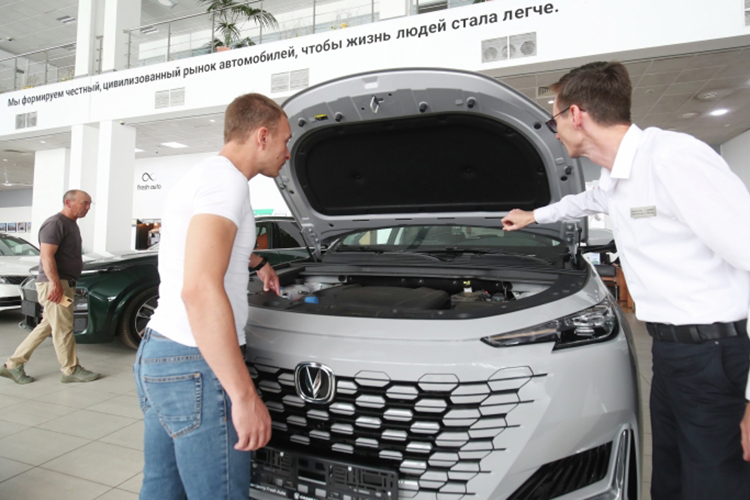 Средняя цена на автомобили с 2021 года выросла на 47% и составила 2,9 млн рублей