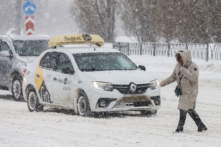 Таксисты — это одни из немногих, кто обрадовался мощнейшему снегопаду в столице Татарстана