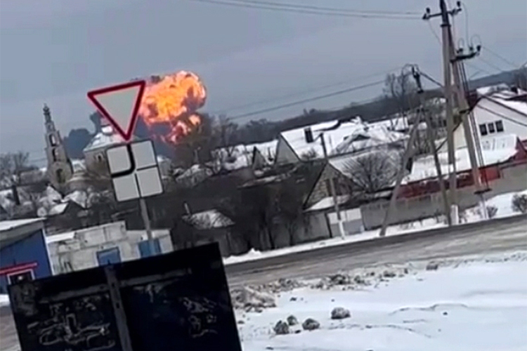Сегодня днем в небе над Белгородской областью рухнул российский военно-транспортный самолет Ил-76 с 65 украинскими военнопленными, перевозимых для обмена, 6 членов экипажа и 3 сопровождающих