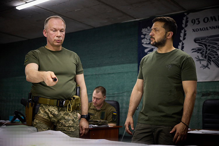 Новый главнокомандующий ВСУ — генерал-полковник Алексадр Сырский, который ранее командовал сухопутными силами Украины