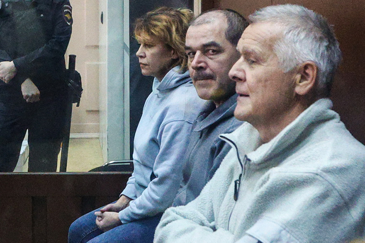 Все трое обвиняемые: Алла Куцакова, Фирдис Абдрахманов и Ринат Ханбиков (слева направо)
