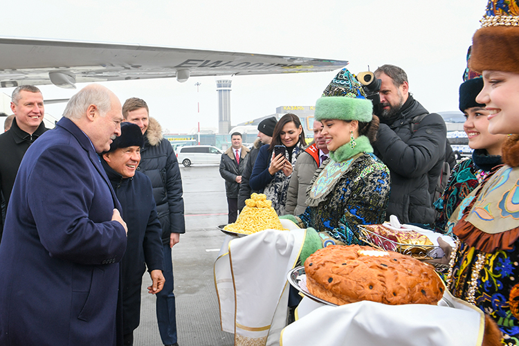 Днем Рустам Минниханов встретил президента Беларуси Александра Лукашенко