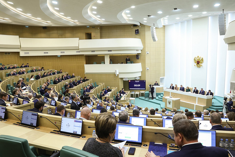 Накануне на правительственном часе в Совете Федерации подводили итоги 2023 года