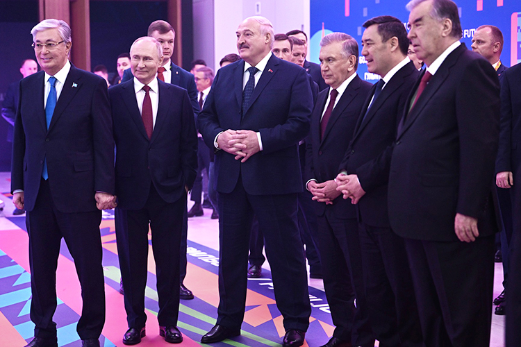Для Татарстана и руководства республики приезд президента РФ, первый за четыре года, стал во многих смыслах важнейшим, если не историческим