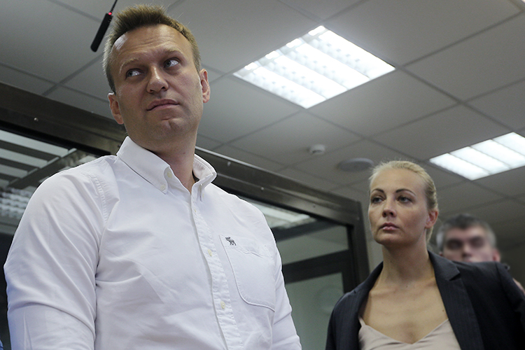 «Сомневаюсь, что сторонникам Навального* удастся опошлить его похороны. Достаточно, что им удалось это с его жизнью»