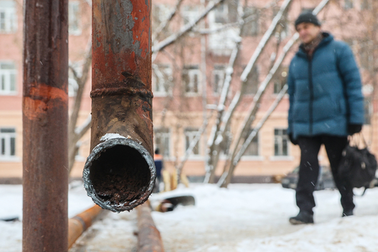 Радует, что масштабы несоизмеримы с коммунальной аварией в Подольске — там в новогодние праздники без тепла в 20-градусный мороз остались 20 тыс. человек
