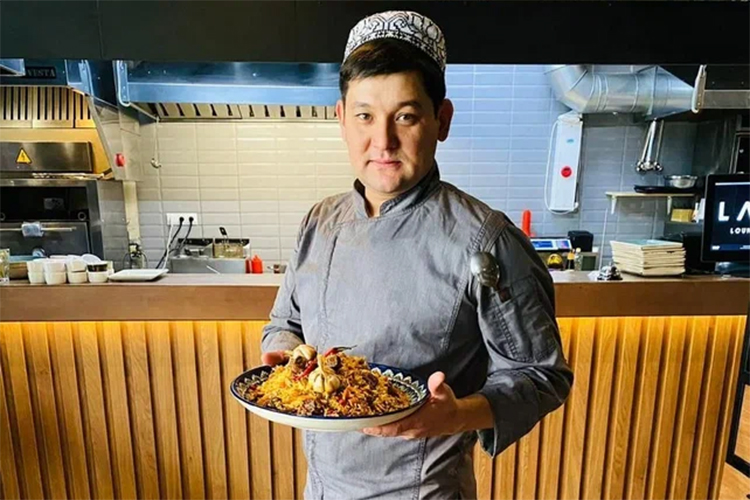 Шеф-повар Рустам Каримов из ресторана Lafa Lounge — профессионал, специализирующийся больше на узбекской кухне, говорят наши эксперты
