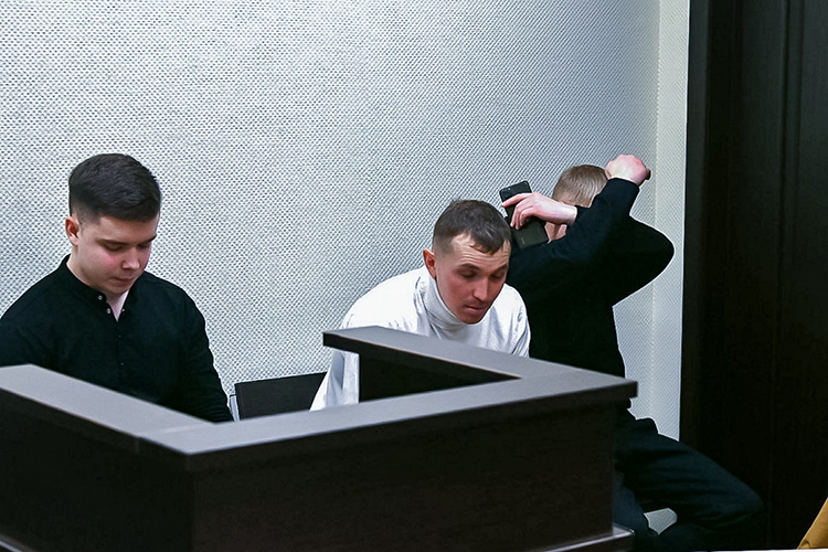  В качестве третьих лиц пригласили двух ранее осужденных по делу силовиков — Игоря Филинова и Гаделя Рахимова 