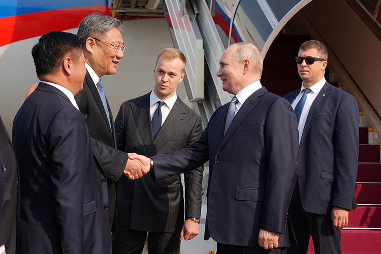 «Визит Владимира Путина на третий высокий форум „Одного пояса — одного пути“ в Китай в прошлом году был именно как визит равного партнера»