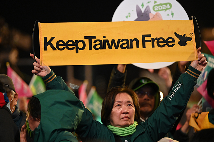 «Да, китайско-тайваньский трек продолжит сохранять напряженность, и связана она будет, конечно, в большей степени с политическим и провокационным давлением со стороны Вашингтона. Вне всякого сомнения, здесь будут еще события и острые моменты»