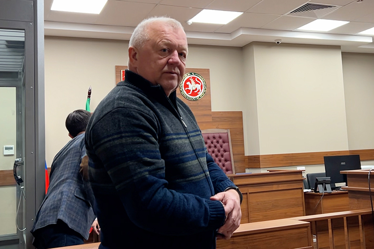 64-летний Владимир Фетисов мог и не оказаться в Хабаровском крае, рассказал он на допросе в следственном комитет по РТ