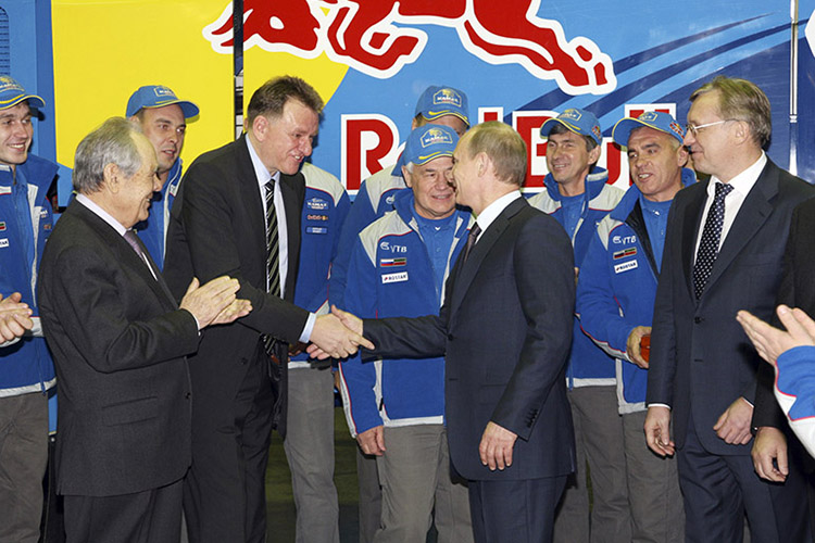 Очередной визит Путина в Челны датирован февралем 2010 года