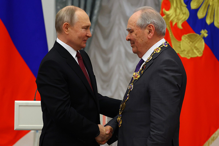 Путин в мае 2023 года вручил Шаймиеву высшую награду России — орден Святого апостола Андрея Первозванного