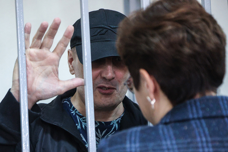 Свидетель пояснил, что Гафуров мог встречаться с Саляховым (на фото)