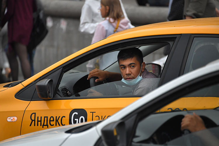 Заработки таксистов в начале 2024-го в целом стали ниже, чем в 2023 году