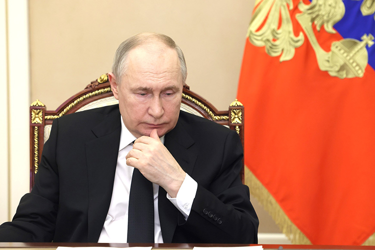 Владимир Путин: «Нужно ответить и на вопрос: почему террористы после совершения преступления пытались уйти именно на Украину, кто их там ждал?»