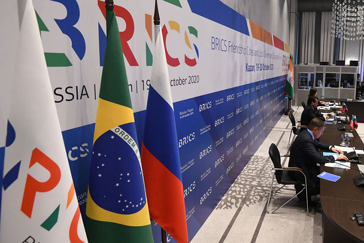 Сегодня свое участие в саммите стран БРИКС подтвердили уже 33 делегации