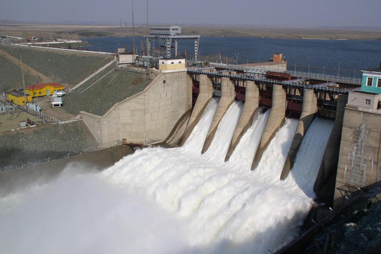 Сейчас главная опасность — выдержит ли напор воды Ириклинской ГЭС