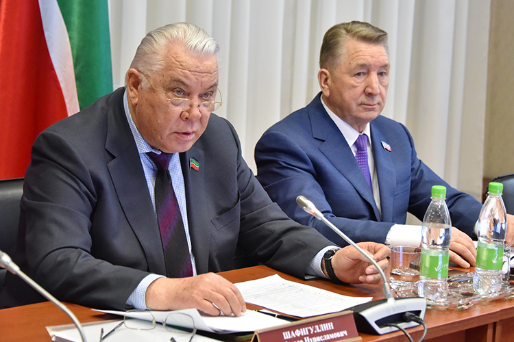 Председателя комитета Лутфуллу Шафигуллина интересовало, появились ли у Татарстана новые партнеры в 2023 году взамен ушедших на фоне санкций